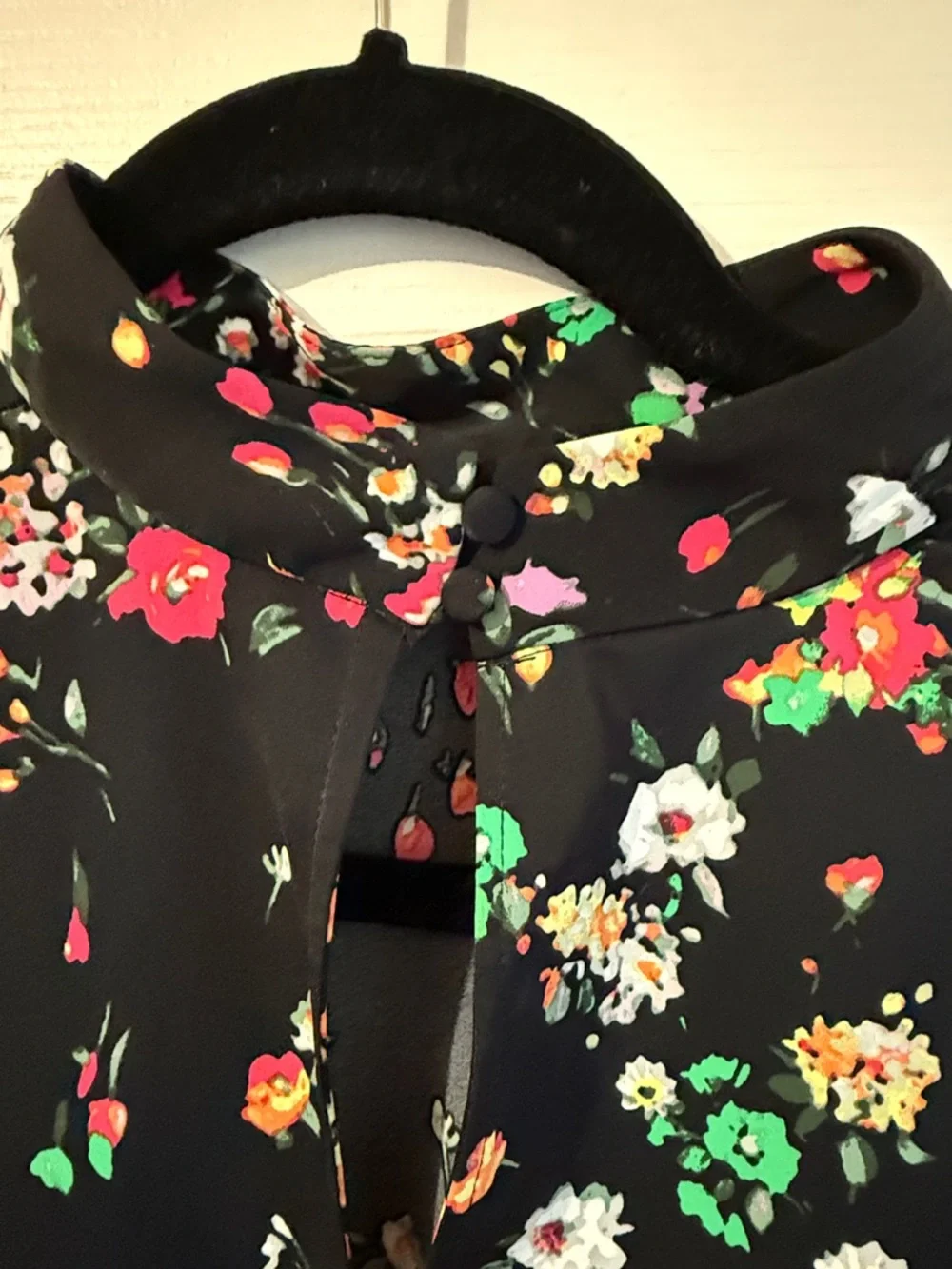 Mock neck floral print lightweight blouse size M - Picture 3 of 6